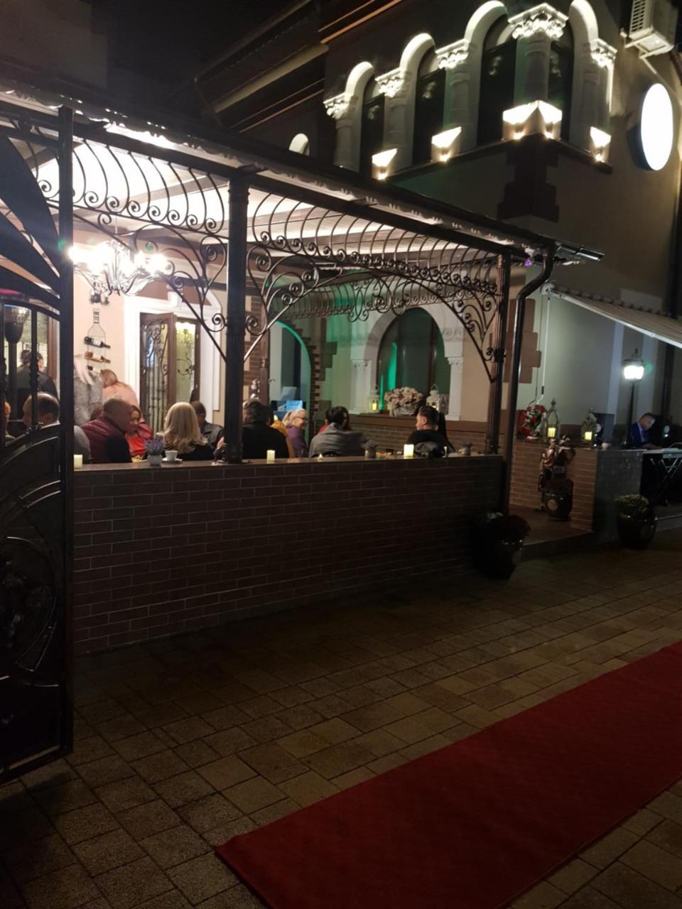 Vila Turistica Tosca Regal Bákó Kültér fotó